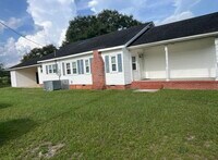 Building Photo - 3810 Bluff Rd
