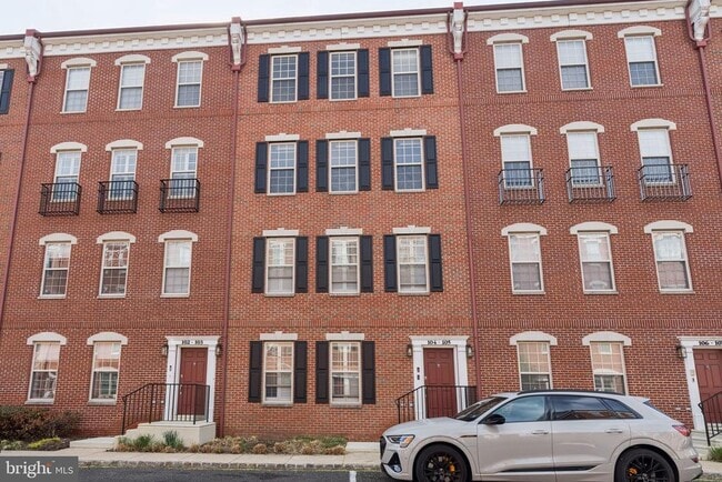 Building Photo - 105 Captains Way