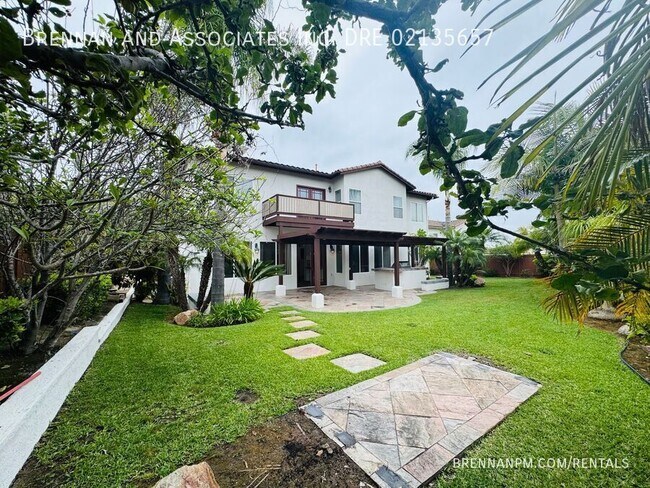 Building Photo - 835 Calle Lagasca