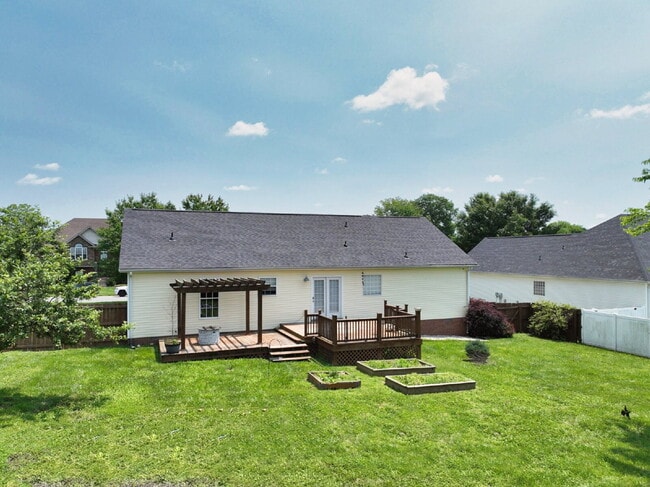 Building Photo - Show-Stopping Rental Home – A Rare Find wi...