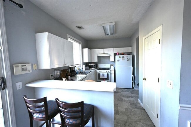 Building Photo - 120 Windcroft Cir NW