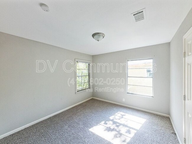 Building Photo - 6838 Crestridge St