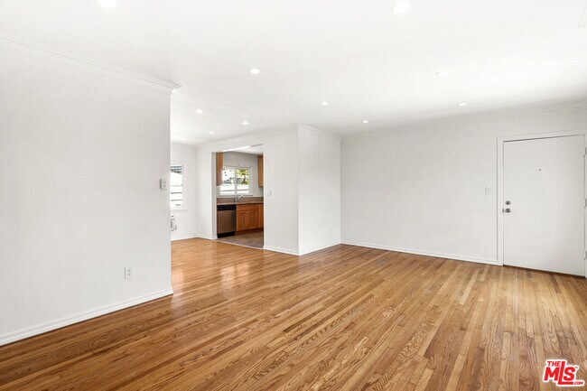 Building Photo - 1235 N Harper Ave