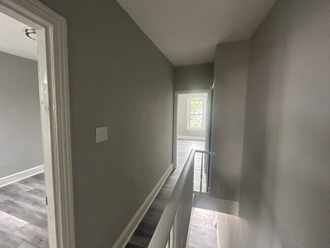 Building Photo - Nice 2Br house with or without voucher