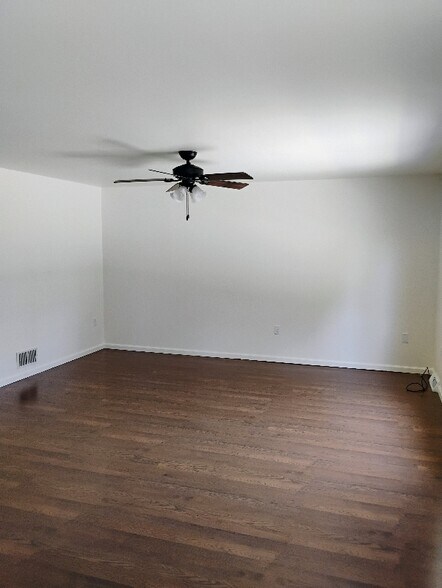 Building Photo - 140 Flintville Rd