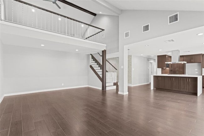 Building Photo - 22435 Elsinore Dr