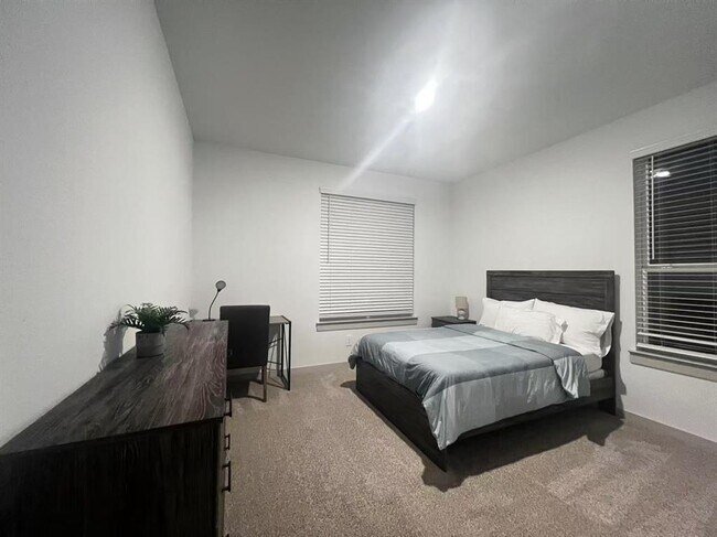Building Photo - 29207 Pikes Peak Dr