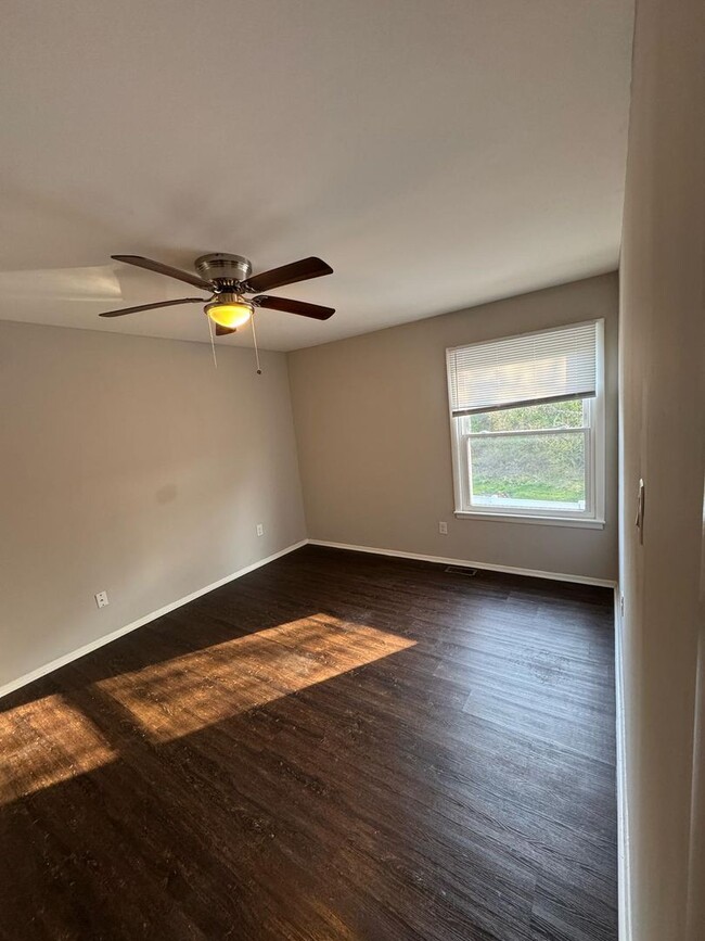 Building Photo - 3 Bed 1 Bath Home in Sicklerville