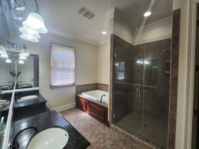 Building Photo - Beautiful 4 Bedroom Home with 3 Baths | 2,692 Sq Ft | $3,300/mo