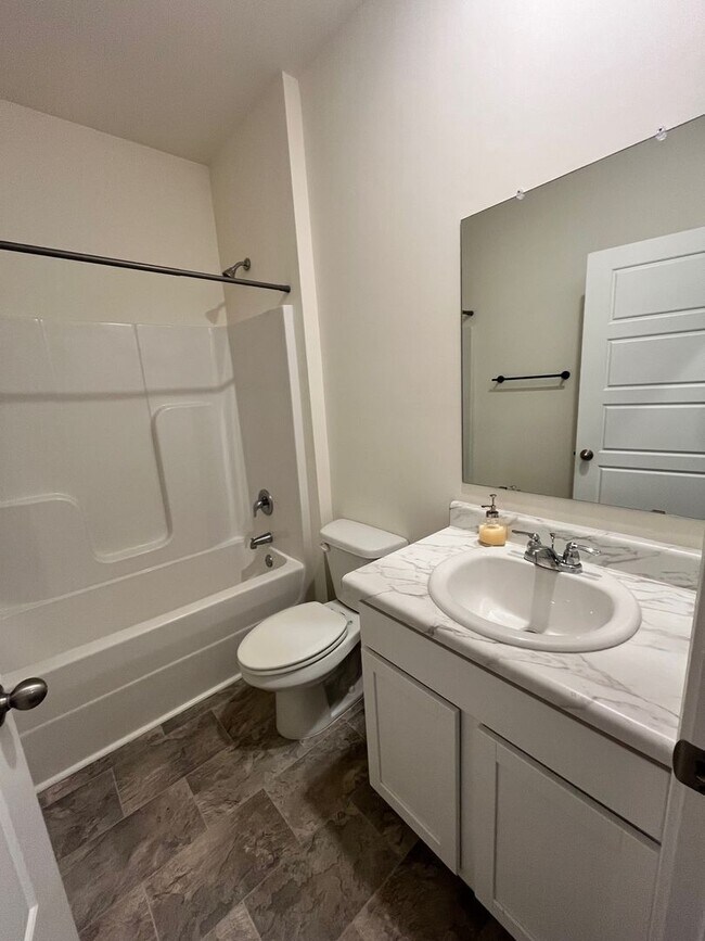 Building Photo - Move Right In to Your Practically Brand New Bonaire Home.