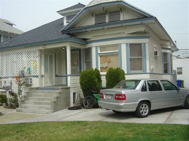 Building Photo - 1195 W 30th St