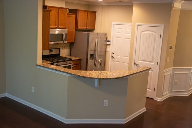 Building Photo - 122 Tuftin Dr