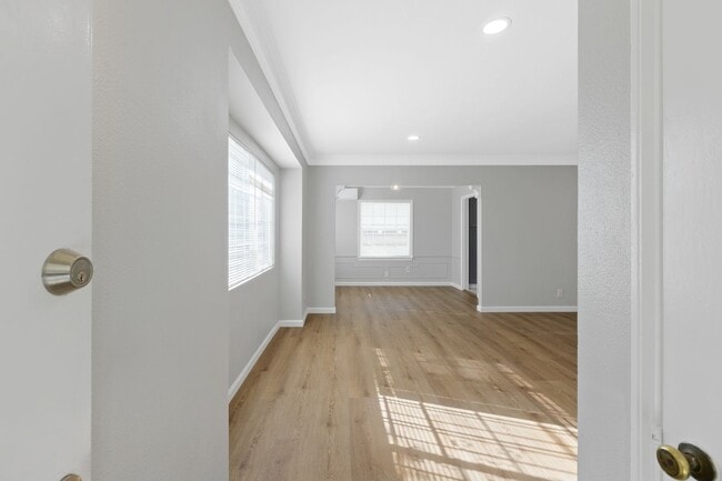 Building Photo - Charming 3-Bedroom Home in Cheviot Hills –...