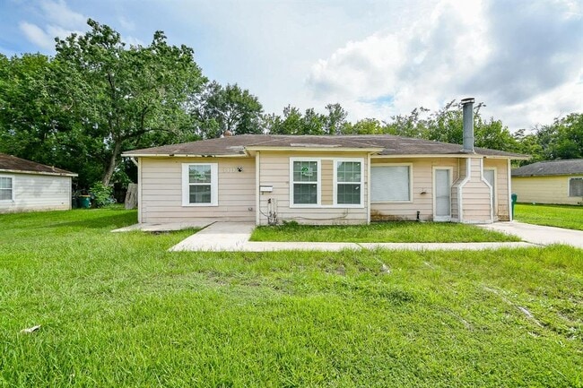 Primary Photo - 319 Rustic Dr