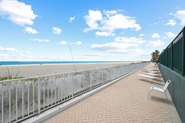 Building Photo - 2295 S Ocean Blvd