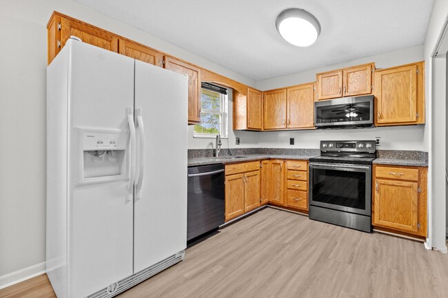 Building Photo - 1302 Williamsburg Dr