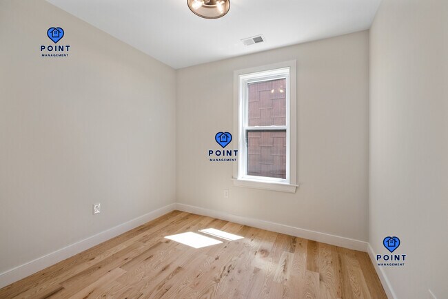 Building Photo - 275 Webster St