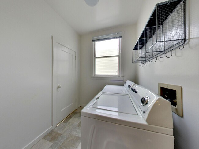 Building Photo - 1344-1346 Chestnut Street (1331r)