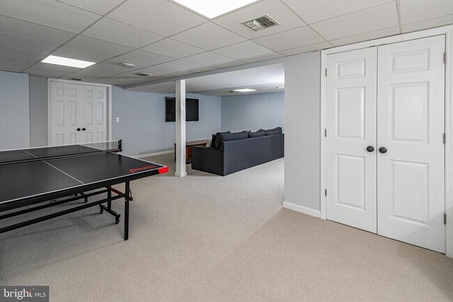 Building Photo - 3 Maidstone Ct