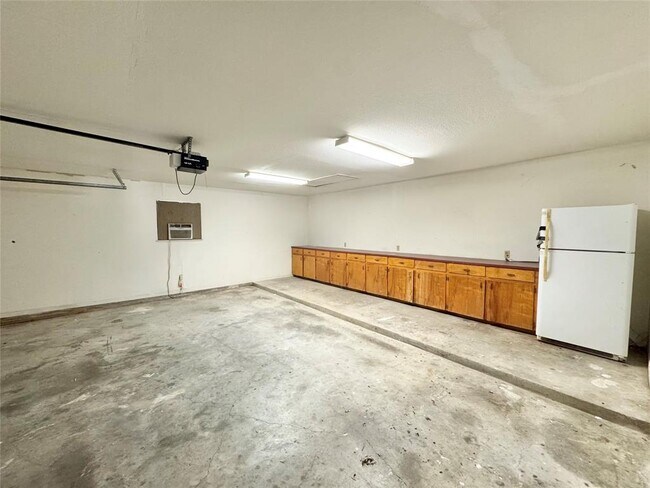 Building Photo - 18512 Carlson Ln