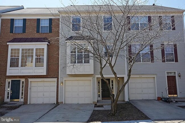 Building Photo - 2426 Clover Field Cir