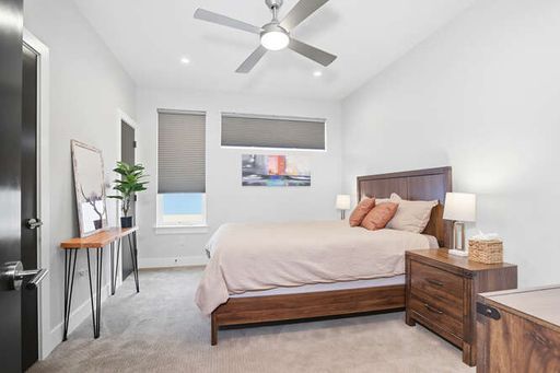 Building Photo - Modern City Living Near Downtown Denver Av...