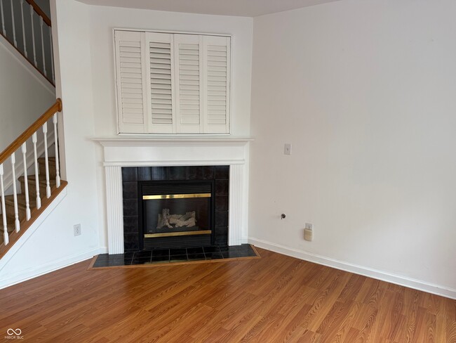 Building Photo - 403 Autumn Dr