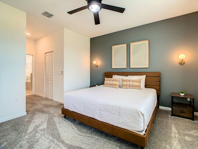 Building Photo - 9335 Sommerset Hills Dr