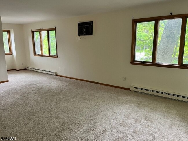 Building Photo - 441 Lakeview Ave