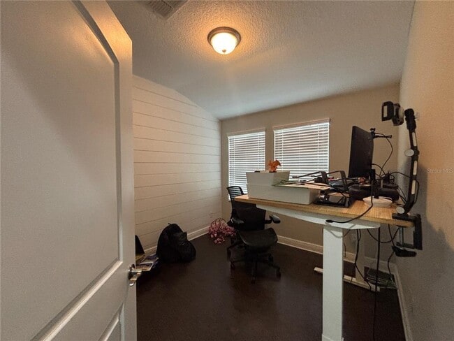 Building Photo - 9136 Fox Sparrow Rd