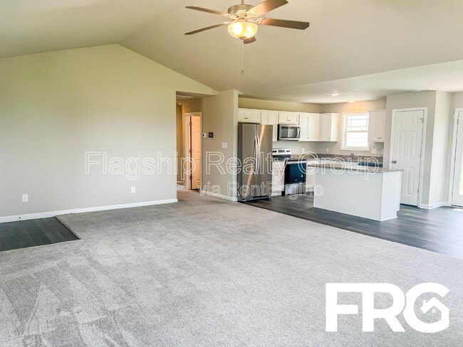 Building Photo - 102 Michael Thomas Pl