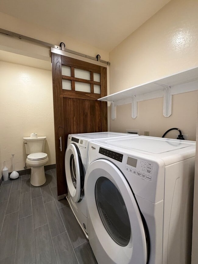 Building Photo - 1 Bedroom 1 Bath West Glenwood Apartment for Rent