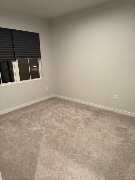 Building Photo - 9512 Munsing Dr