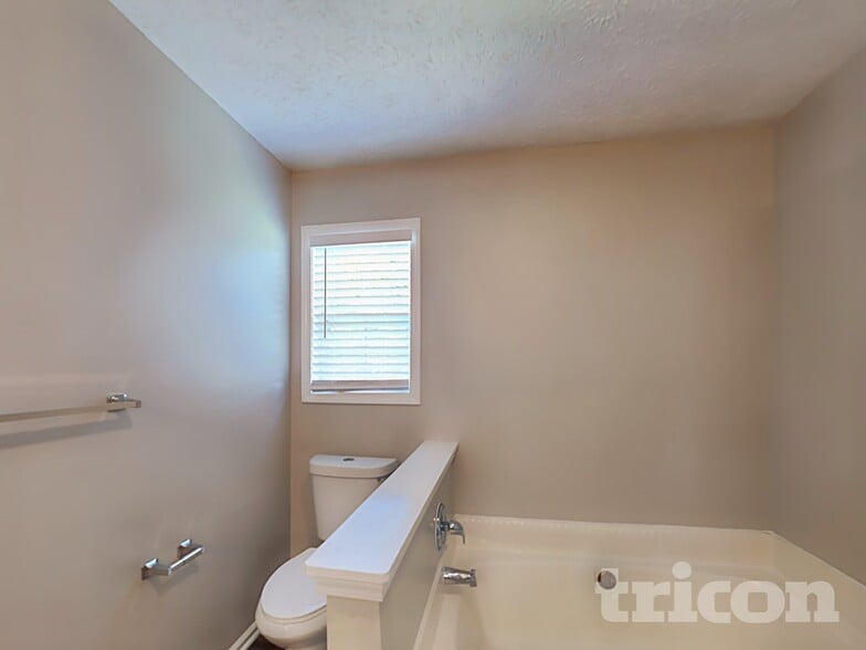 Building Photo - 514 Trinity Tr