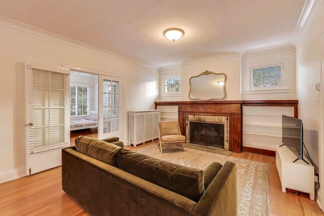 Building Photo - 1632 Wesley Ave