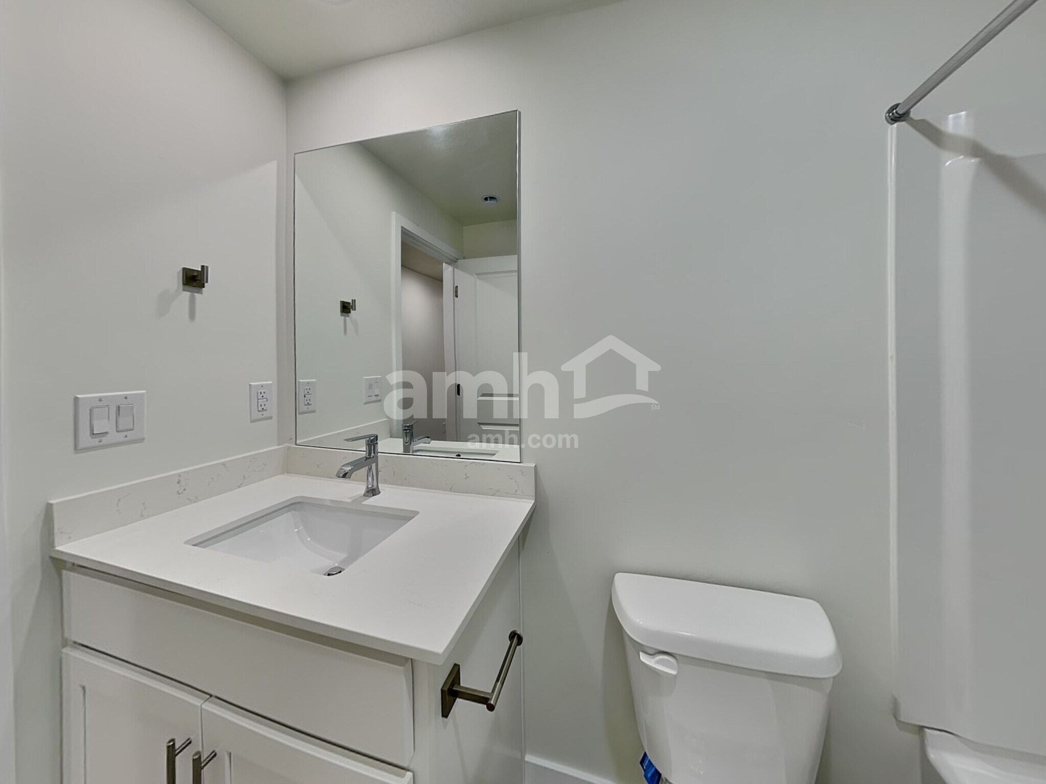 Building Photo - 1284 W Mahogany St