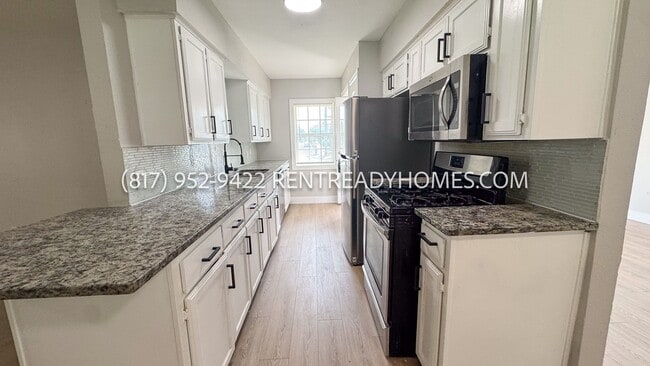 Building Photo - 2613 Fairbrook St