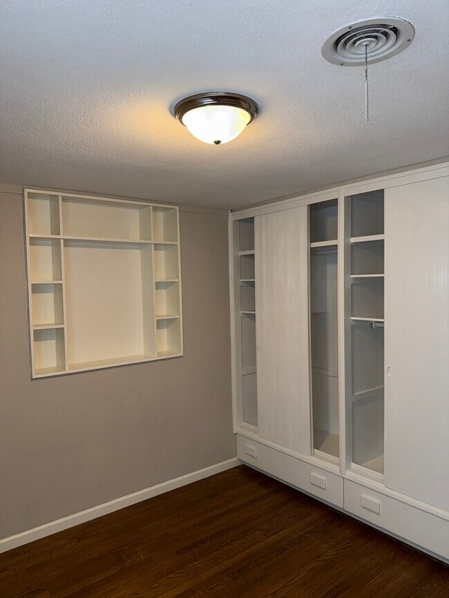 Building Photo - 4407 Diamondhead Dr