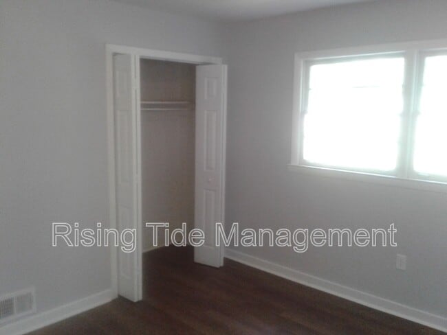 Building Photo - 2817 3rd St NW