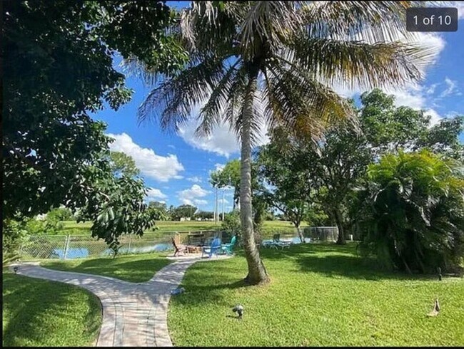 Building Photo - 208 Sandpiper Ave