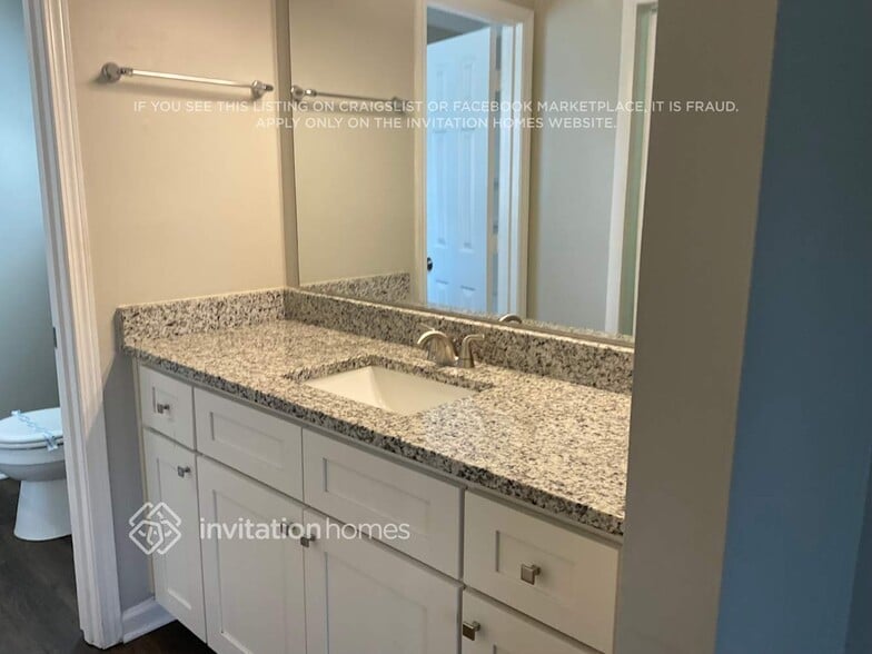 Building Photo - 635 Tryon Pl