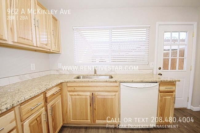 Building Photo - 962 McKinley Ave