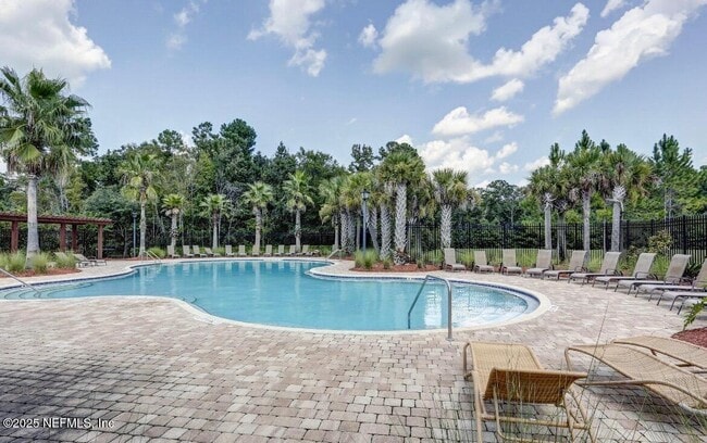 Building Photo - 75309 Ravenwood Dr