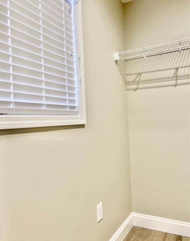 Building Photo - 1330 Maid Marian Ln