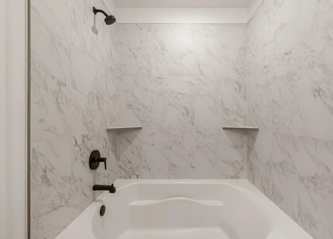 Building Photo - Stunning 3 Bedroom in Beautiful Desert Color Community