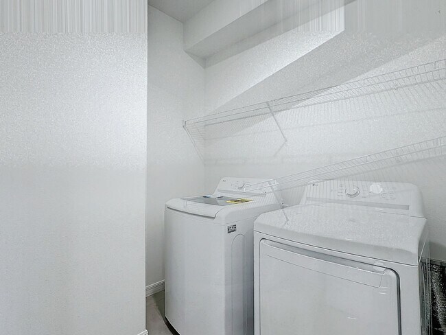 Building Photo - Townhouse For Lease in Saint Cloud