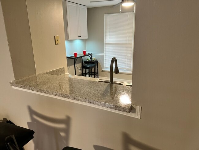 Building Photo - 7272 Shellburne Dr