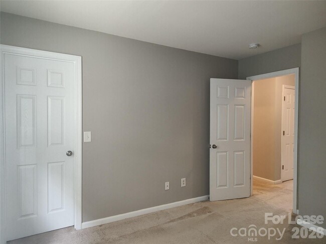 Building Photo - 16121 Long Talon Way