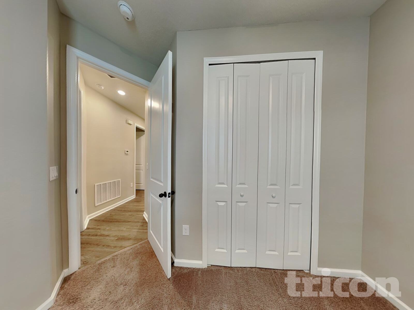 Building Photo - 5725 Arlington River Dr.