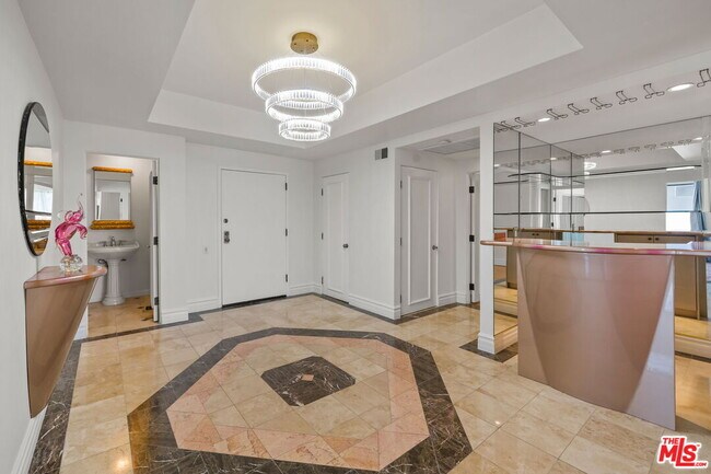 Building Photo - 1210 Kings Rd